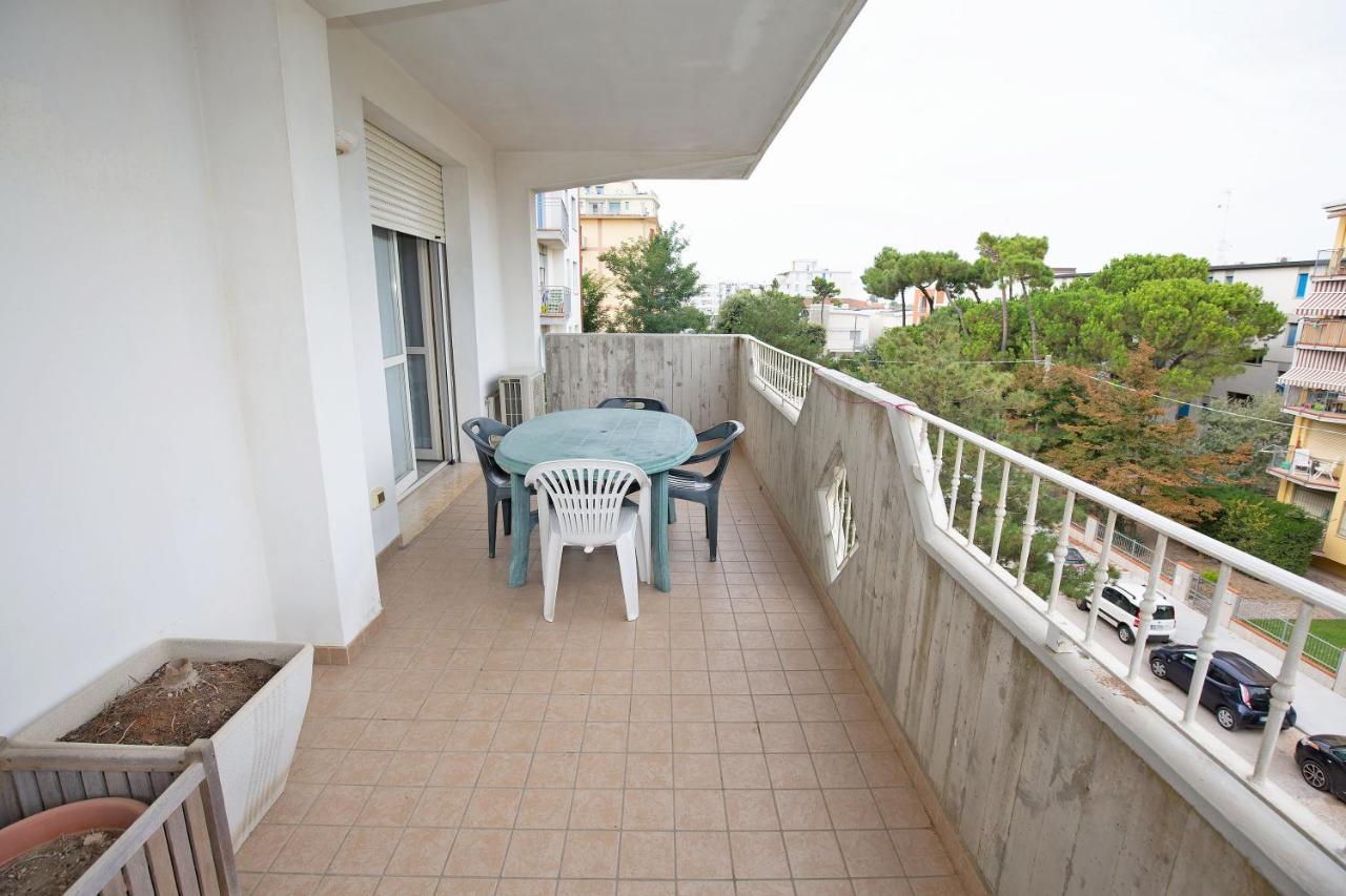 Sirena Apartments Лидо дели Естенси Екстериор снимка