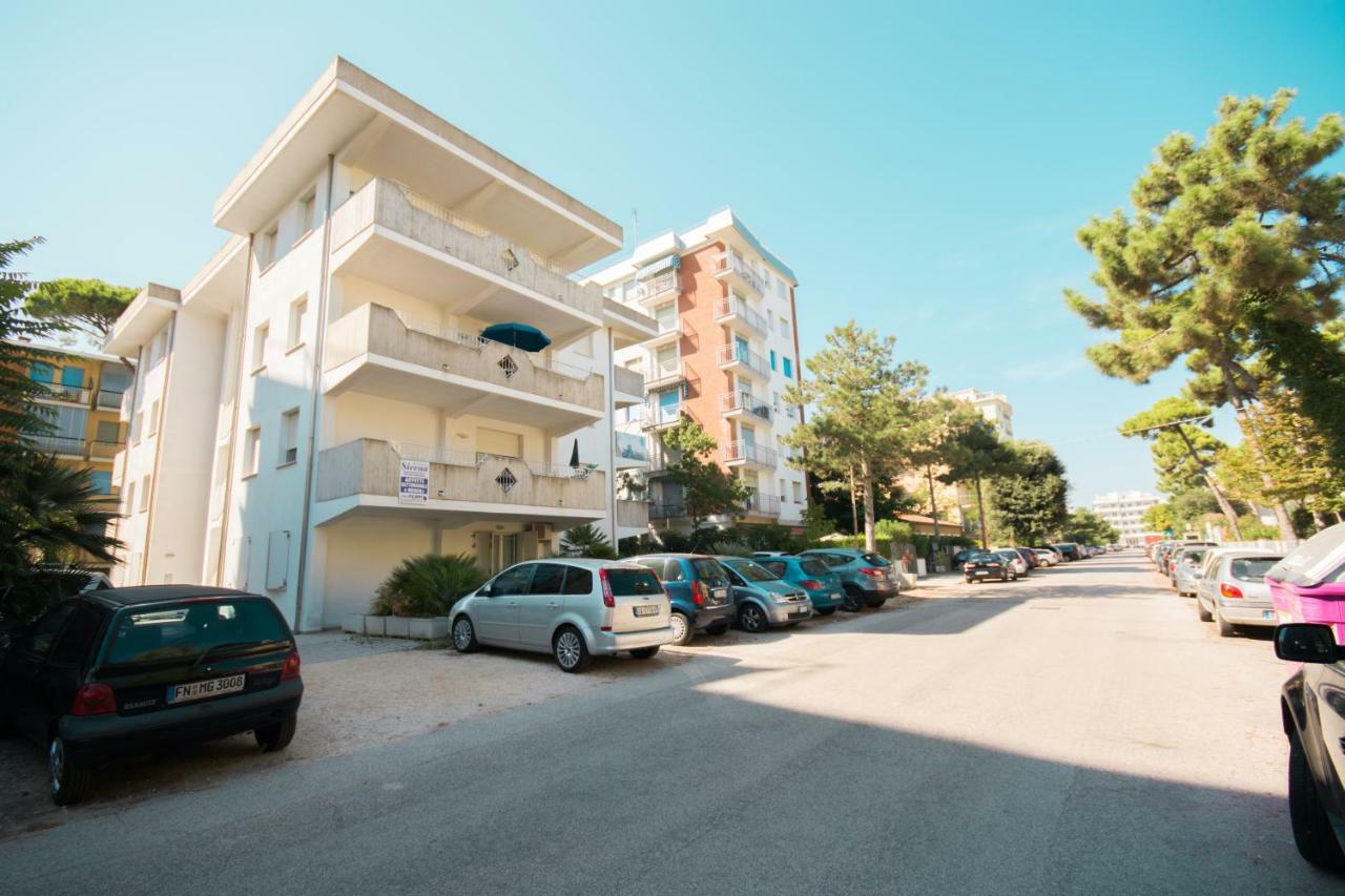 Sirena Apartments Лидо дели Естенси Екстериор снимка